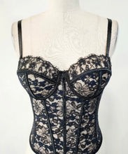 Cargar imagen en el visor de la galería, Tempted In Lace Corset
