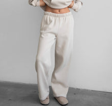 Load image into Gallery viewer, Daniella Sweatpants (Oat)
