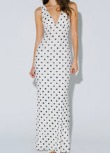 Cargar imagen en el visor de la galería, Polka Dot Maxi Dress (White/Black)
