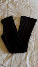 Load image into Gallery viewer, Sofia Flare Leggings (Black)
