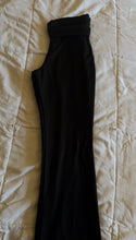 Load image into Gallery viewer, Sofia Flare Leggings (Black)
