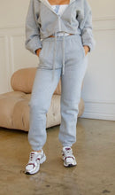 Cargar imagen en el visor de la galería, Lounge Sweatpants (Heather Grey)
